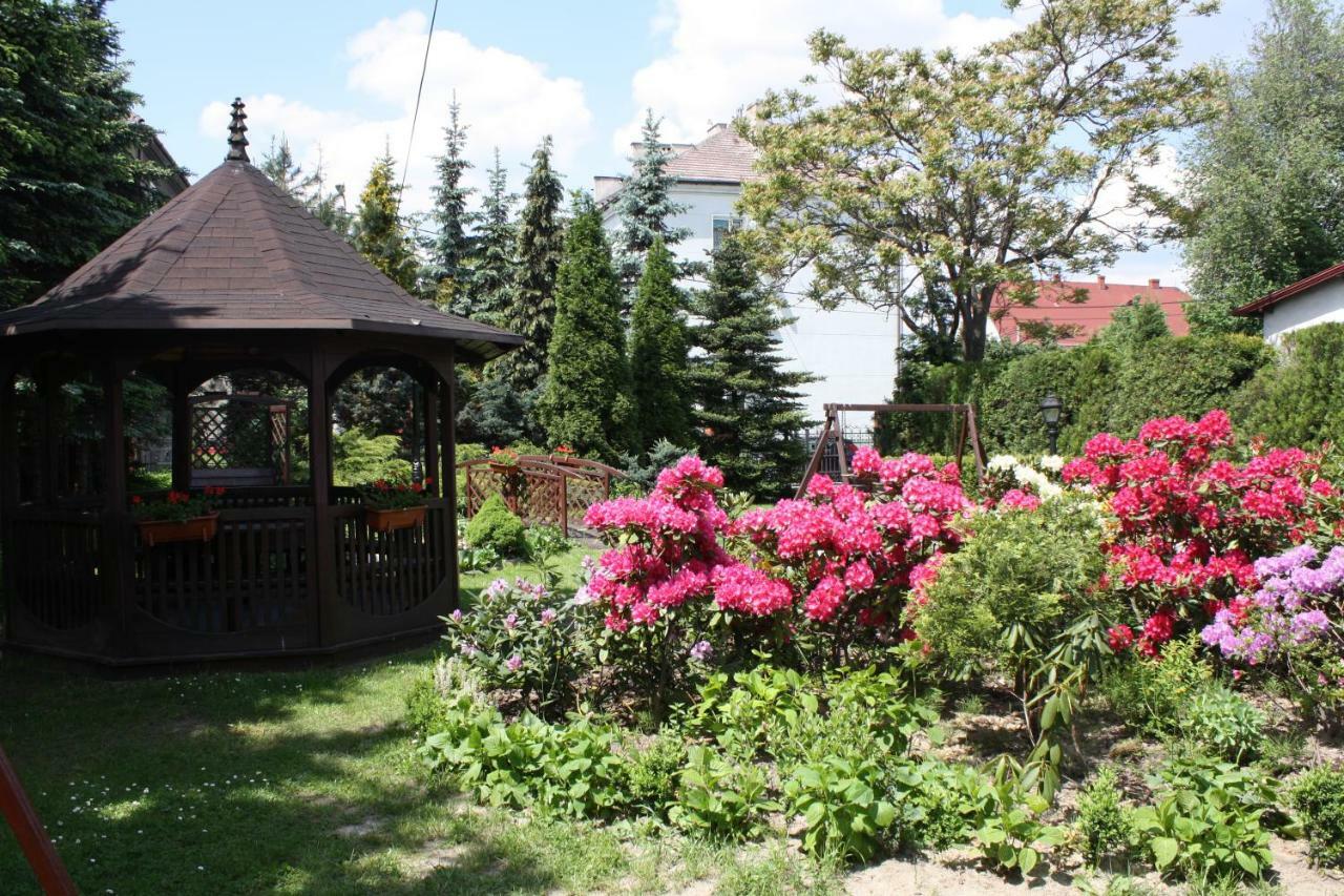 Hotel Pinocy Ledziny Kültér fotó