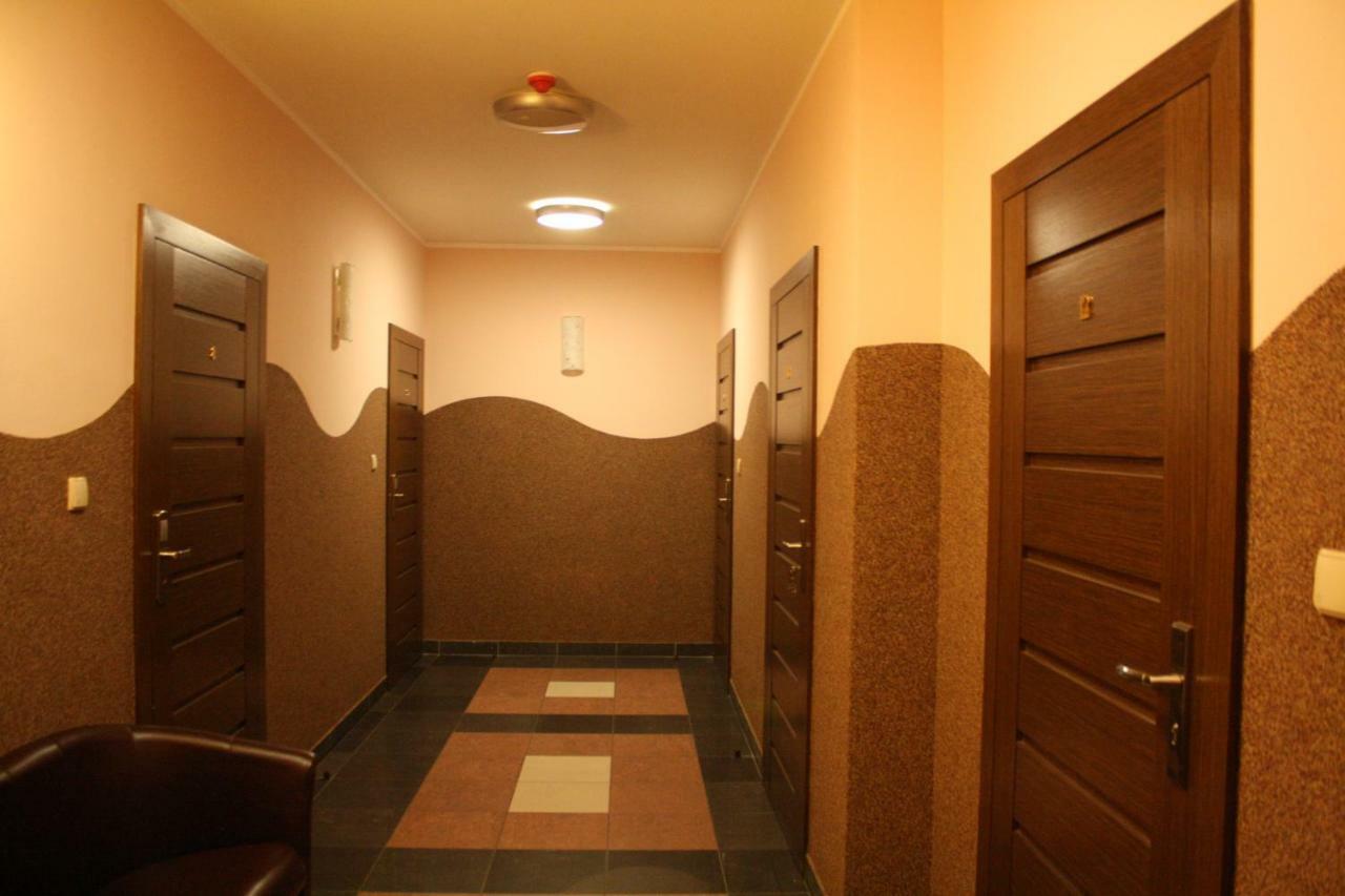 Hotel Pinocy Ledziny Kültér fotó